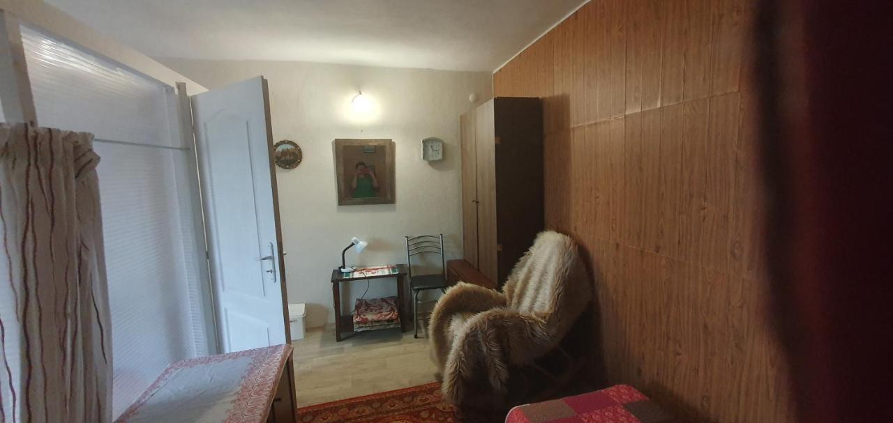 Стая За Гости "Ирина" Balcic Exterior foto